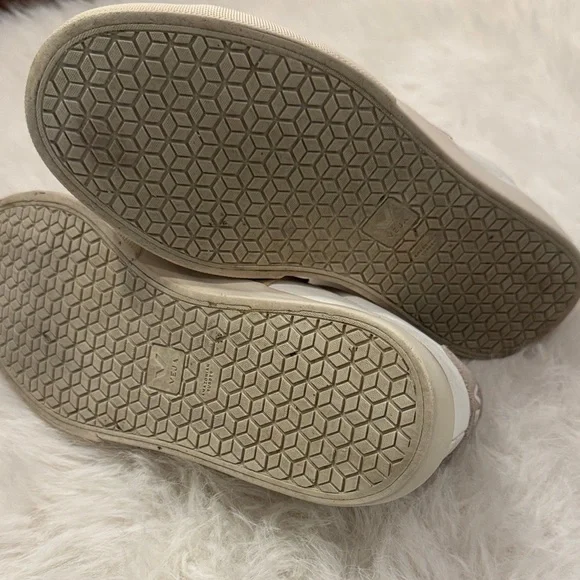 Veja Cream Velcro Leather/Suede Sneakers Size 8 pre-owned. - Picture 7 of 11